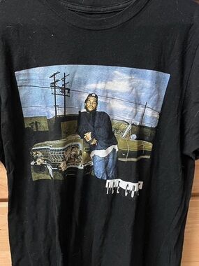 Black Graphic Short-Sleeve Tee with Vintage Car Artwork
